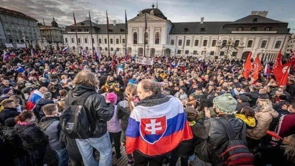 19-11-Slovacă-Proteste.jpg