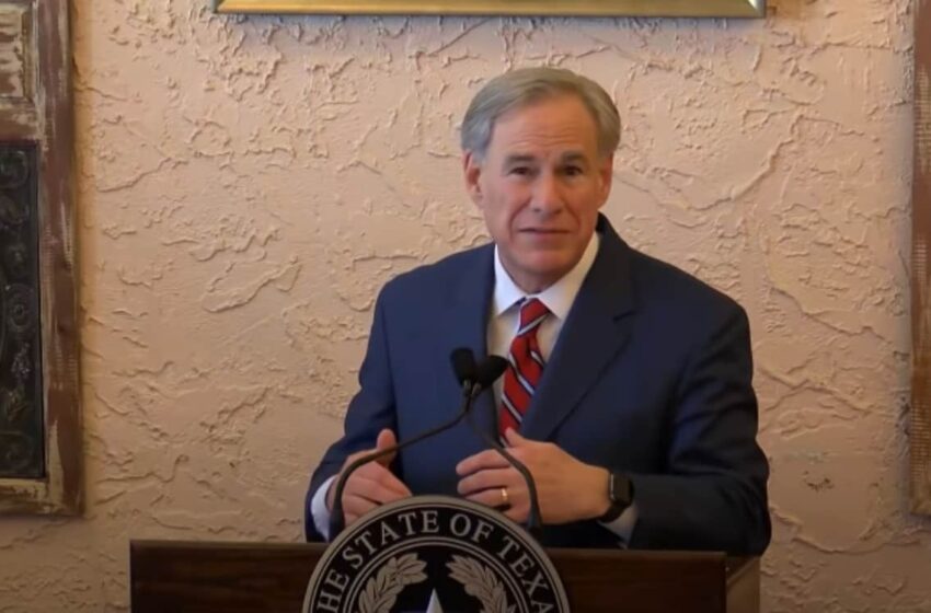  Guvernatorul Texasului emite un ordin de interzicere a mandatelor de vaccinare Covid