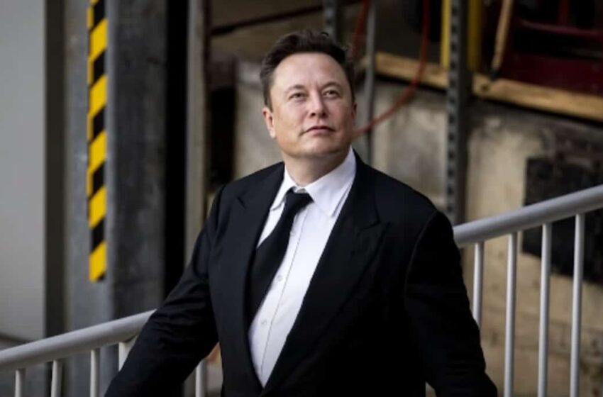  Elon Musk spune că este împotriva forței oamenilor să se vaccineze