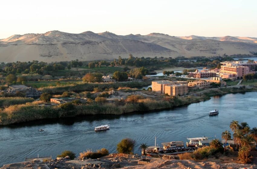  2 morți, 8 dispăruți, când un camion se cufundă în râul Nil al Egiptului