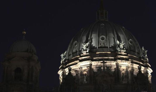 Catedrala din Berlin a plecat în întuneric miercuri seara