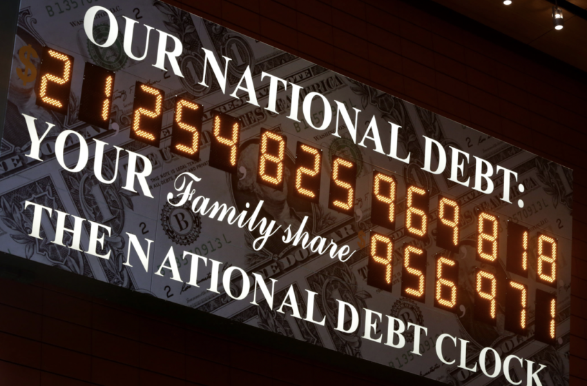  Guvernul împrumută 6 miliarde de dolari pe zi, iar noi suntem blocați cu factura