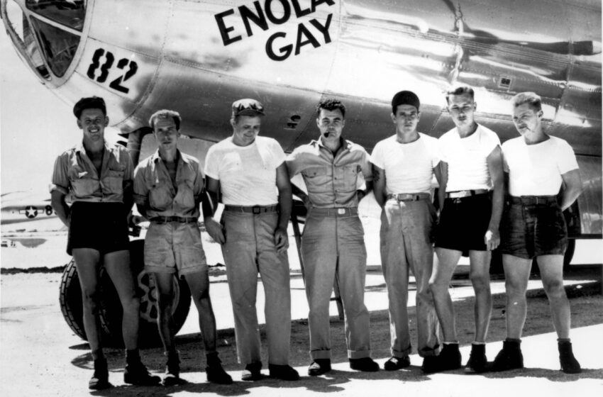  Enola Gay avionul Hiroshima – Istoria continuă a lumii clovnilor |