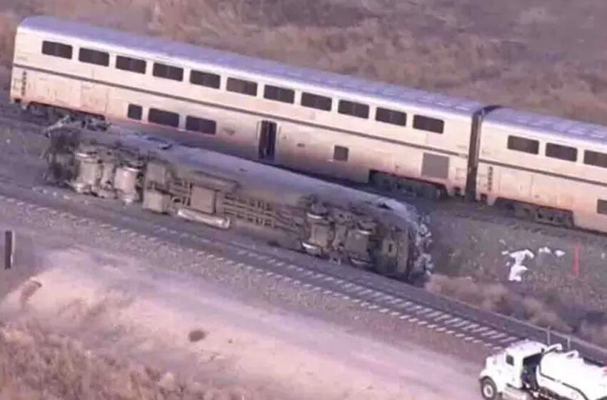  Trenul de pasageri Amtrak deraiează în Colorado după ce a lovit un vehicul agricol